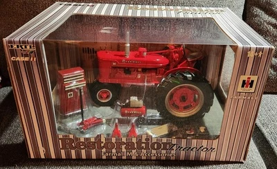 1/16 International Harvester Farmall M Restauración Tractor Set Accesorios Ertl  Foto 1 de 4