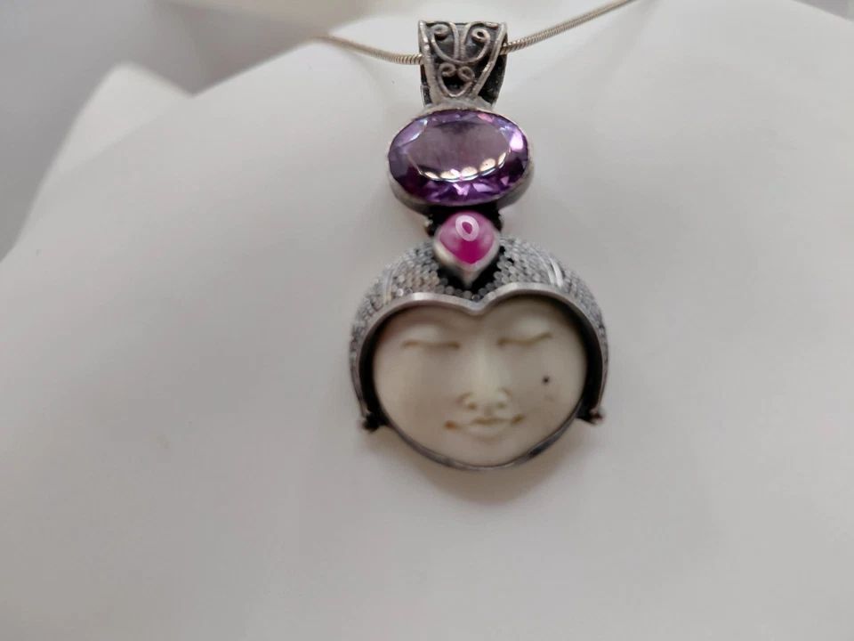  Colgante de plata de ley 925 cara tallada artesanal único.  Foto 1 de 3