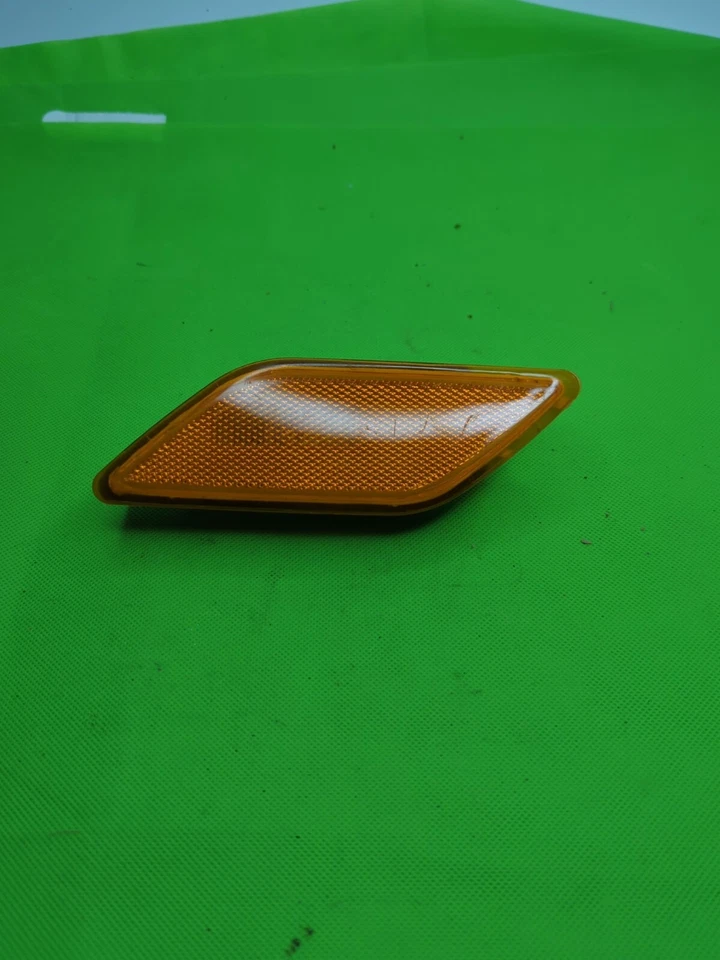 2010-2012 Mercedes Benz E class W212 E350 E550 Left Side Marker Light OEM #336 - Image 1 of 4