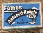 Alte Schachtel Pappe Automat Knöpfe 1 Dutzend Größe wie Streichholzschachtel