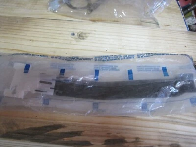 GM NOS PART 25625160 CLIP REPL 88891738 1992-95 HX PONTIAC TRANS SPORT - Image 1 of 4