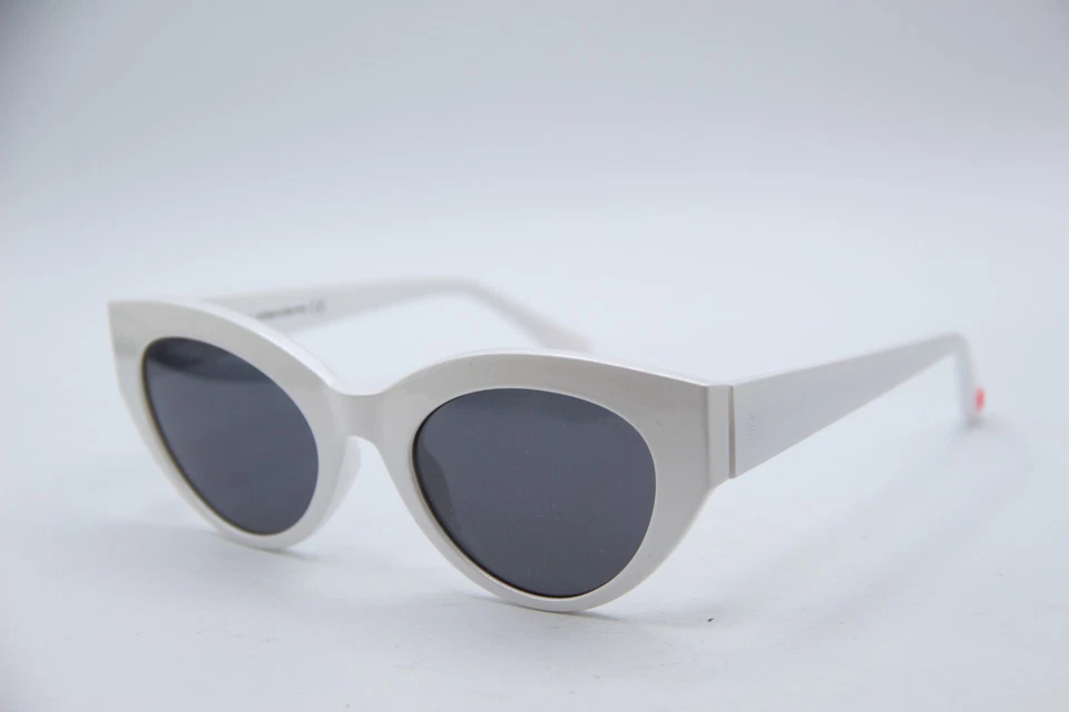 NEW VICTORIA'S SECRET PINK PK 0036 24A WHITE AUTHENTIC FRAMES SUNGLASSES 54-22 - Image 1 of 4