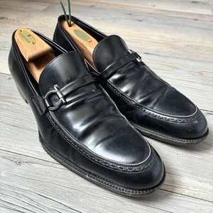 Mocasines Salvatore Ferragamo negros con adorno Gancini 9 EEE - Imagen 1 de 24