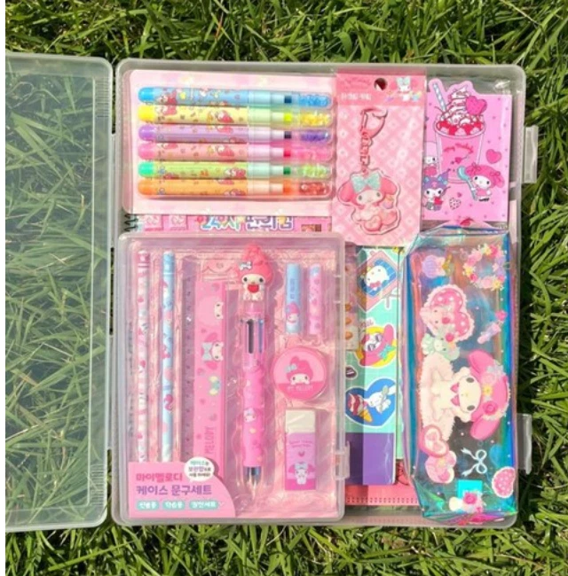 My Melody & Sanrio 字符文具套装学校用品/1 个随机礼物 — 第 1/1 张图片