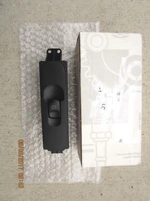 07 - 17 MERCEDES SPRINTER 2500 3500 FRONT PASSENGER SIDE POWER WINDOW SWITCH NEW - Image 1 of 4