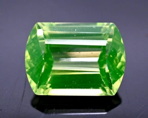 Natural Flawless Green Peridot 18.45 Ct Cushion Cut Certified Loose Gemstone - Picture 1 of 5