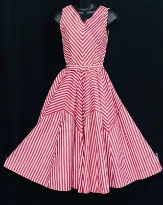 Vintage 1950s white red cotton dress, sleeveless chevron striped sundress XS - Image 1 of 4