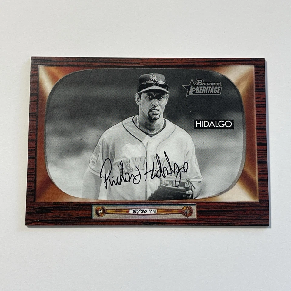 2004 Bowman Heritage Richard Hidalgo Mets Black and White Parallel Card #201 - Image 1 of 1
