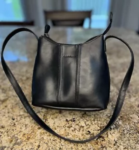 Liz Claiborne Vintage Small Black Handbag Shoulder Bag Purse - Picture 1 of 15