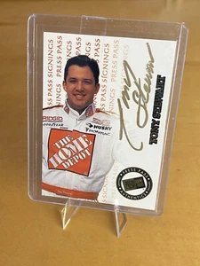 1999 Press Pass Signings Gold - Tony Stewart - /100 - Picture 1 of 2