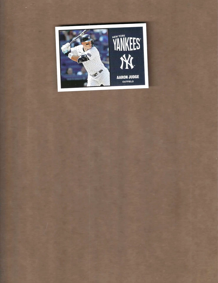 2023 年 Topps Aaron Judge“ThrowBack Thursday”卡 #131,1964 年 CFL 足球设计 — 第 1/1 张图片