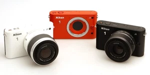 Nikon "Dummy" / "Schaufenster-Attrappe" 2x J1 mit Objektiv / 1x J2 Gehäuse - Picture 1 of 3