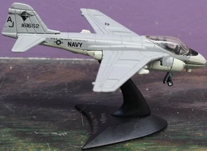 Maisto Tailwinds A-6E Intruder Kampfjet Die-Cast Militär US Navy mit Ständer. - Bild 1 von 7