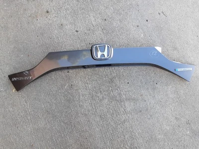 2019-2022 HONDA INSIGHT REAR TRUNK DECK LID FINISH LOGO COVER MOLDING OEM (17) - Image 1 of 4