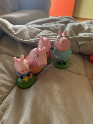 Lote de 4 figuras de la familia Peppa Pig mamá papá Foto 1 de 4