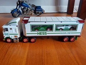 1997 HESS SPIELZEUG LKW UND RENNFAHRER NEU IN BOX LICHTER UND SOUNDS Vintage exklusiv - Bild 1 von 8