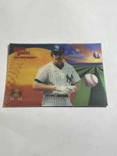 1995 Sportflix UC3 #30 Wade Boggs  New York Yankees Baseball Card (B1)