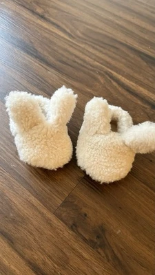 Baby Fuzzy Bunny Slippers – 10 cm - Image 1 of 2