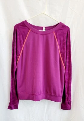 Ropa deportiva Lululemon Run For Days manga larga talla 6 Regal ciruela estampado camuflaje  Foto 1 de 4