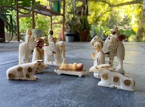Peruvian Nativity Scene Huamanga Stone Alabaster Carving Hand Painted Vintage - Picture 1 of 13