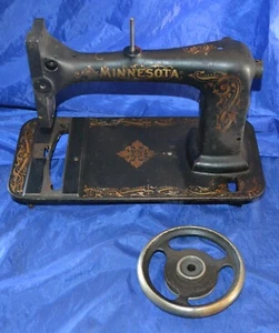 MÁQUINA DE COSER RUEDA DE MANO MINNESOTA LANZADERA LARGA PIEZA ORIGINAL BUEN ESTADO - Imagen 1 de 3