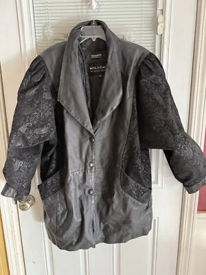 Chaqueta De Colección Wilsons Cuero Negro Paisley Paneles A Presión Mujeres Cremallera Forro Talla L Usada en Excelente Condición Foto 1 de 4