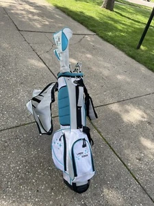 Women’s Tour Edge Golf Set (HALF SET) PW, SW, 8i, 6 Hybrid, Driver, Putter - Picture 1 of 7