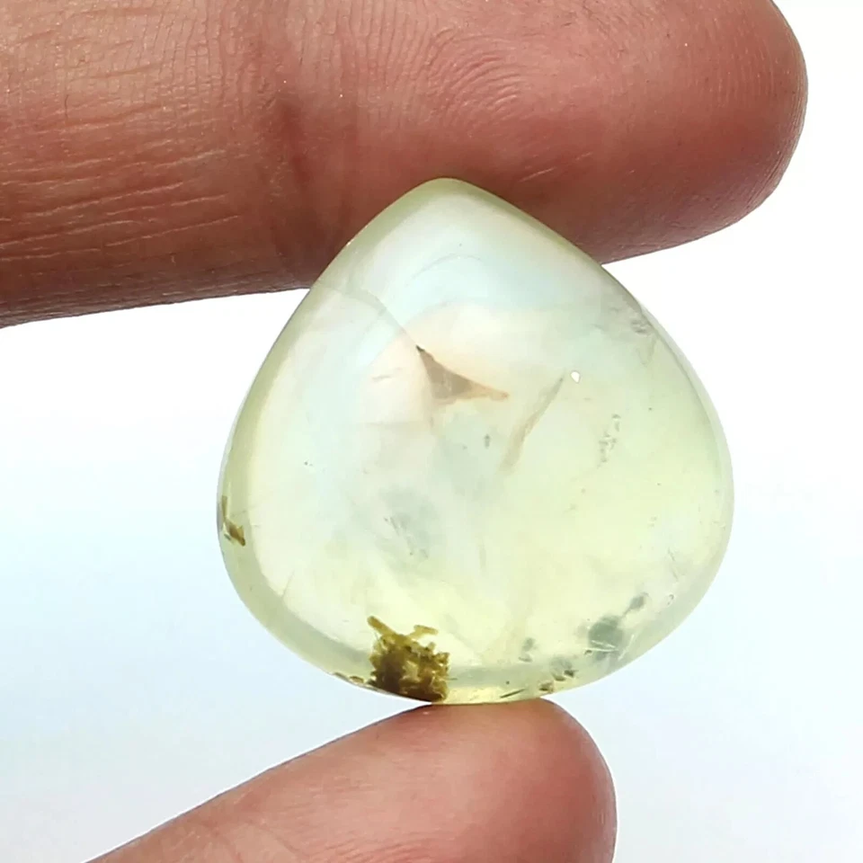 AAA 100% Natural GREEN Prehnite Lustrous Unheated HEART LOOSE GEMSTONE 47.35 CRT - Image 1 of 1
