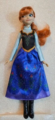 Muñeca Anna Clásica Hasbro Disney Frozen - Barbie Disney Usada en Excelente Condición C363G  Foto 1 de 4