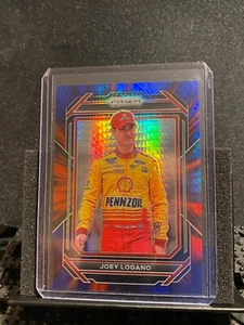 Carta Joey Logano 2023 Prizm Rosso e Blu Hyper Prizm # 39/299 #11 - Foto 1 di 2