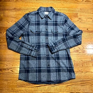Faherty Legend Pullover Herren mittelblau kariert Outdoor Stretch Taschen Knopfleiste - Bild 1 von 8
