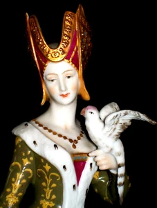 ANTIQUE GERMAN DRESSEL KISTER MEDIEVAL LADY QUEEN DOLL PARROT PORCELAIN FIGURINE - Picture 1 of 9