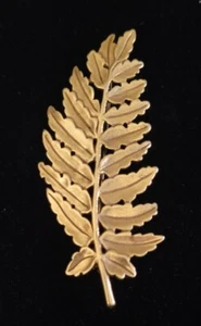 Metropolitan Museum of Arts MMA Signed Leaf - Gold Tone Vintage Brooch - Picture 1 of 2