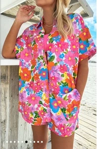 Neu mit Etikett Mumu x Barbie™ Parker Button-Down-Hemd Blumenmuster Leinen Medium - Bild 1 von 9