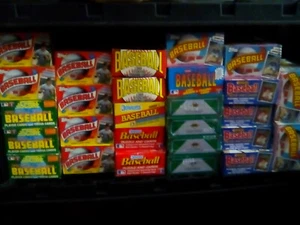 Huge Bulk Lot of 100 Unopened Old Vintage MLB Baseball Cards in 7 Wax Packs NEW - Picture 1 of 1