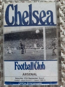 NOVELTY RETRO FOOTBALL FRIDGE MAGNET - CHELSEA v ARSENAL - Picture 1 of 2
