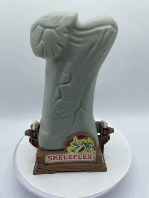 Фигурка Skeleflex Gray Fang-O-Flex Skeleton Dinosaur Alien Bones Wild Planet новая - Изображение 1 из 4