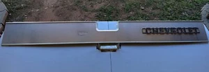 73-80 CHEVROLET CHEVY TRUCK C10 TAILGATE MOLDING TRIM 74 75 76 77 78 79 W Emblem - Picture 1 of 22
