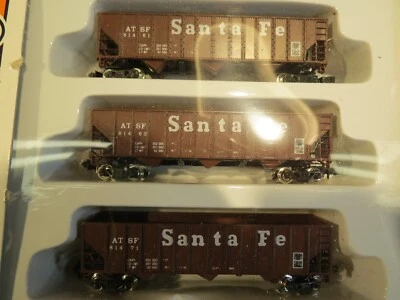 N - Con Cor  555401 (1) - Set 0f 3 - 100 T 3 Bay Hopper, Santa Fe ATSF  NIB - Image 1 of 2