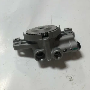 Pompa olio 8-97048809-7 per motore Isuzu 4LE1 4LE2 4LB1 3LD2 CX75 ZX55 ZX50 JS70 - Foto 1 di 8