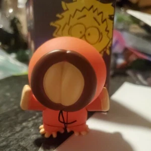 KIDROBOTSouth park series 2 buttface Kenny rare 1/48 mint in the box - Picture 1 of 3