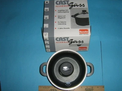 BERNDES CAST ALUMINUM CASSEROLE WITH LID, 6 INCH, 1.25 QT., NO. 697437 - Image 1 of 3