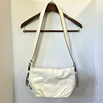 Bolso de hombro de cuero perforado Coach de colección bandolera de lona blanco F19257 Foto 1 de 4