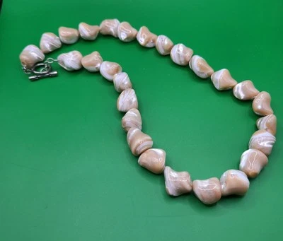 Polished Mother Of Pearl Chunky Beaded 17" Unsigned Necklace Silvertone Clasp - Image 1 of 4