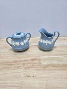 Wedgwood Made in England Embossed Queensware Sugar & Creamer - Picture 1 of 9