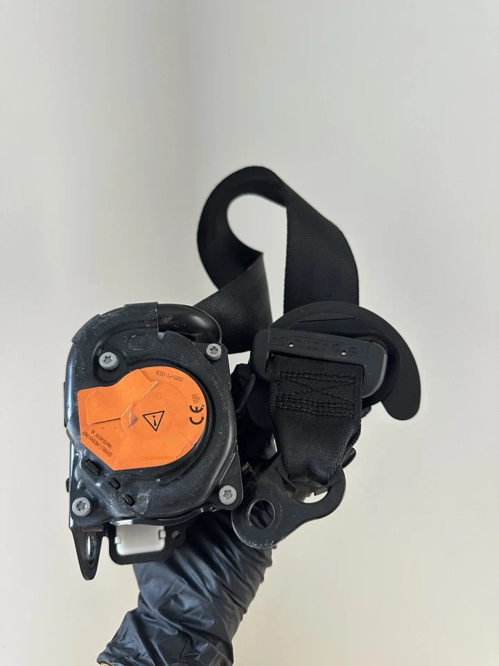 Volkswagen Touareg 2011-2014 trasero izquierdo lado conductor retractor cinturón seguridad trasero Foto 1 de 4