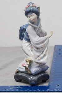 Lladro Figurine #1447 MICHIKO Japanese Geisha - Missing Basket - Vintage As Is - Picture 1 of 7