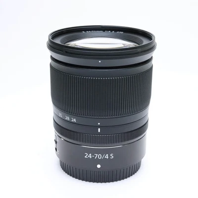 Nikon NIKKOR Z 24-70mm F/4 S (montaje Nikon Z) -casi como nuevo- #49 Foto 1 de 4