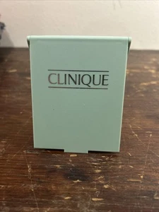 Vintage Clinique grün kompakter Schminkspiegel Kunststoff Logo Flip Reise - Bild 1 von 6