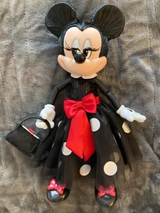 Minnie Mouse Signature Puppe - Disney Designer, gepunktetes Kleid - Disney Store - Bild 1 von 6